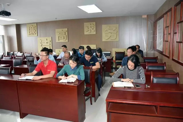 金開(kāi)集團(tuán)黨委組織開(kāi)展學(xué)習(xí)李保國(guó)同志先進(jìn)事跡活動(dòng)