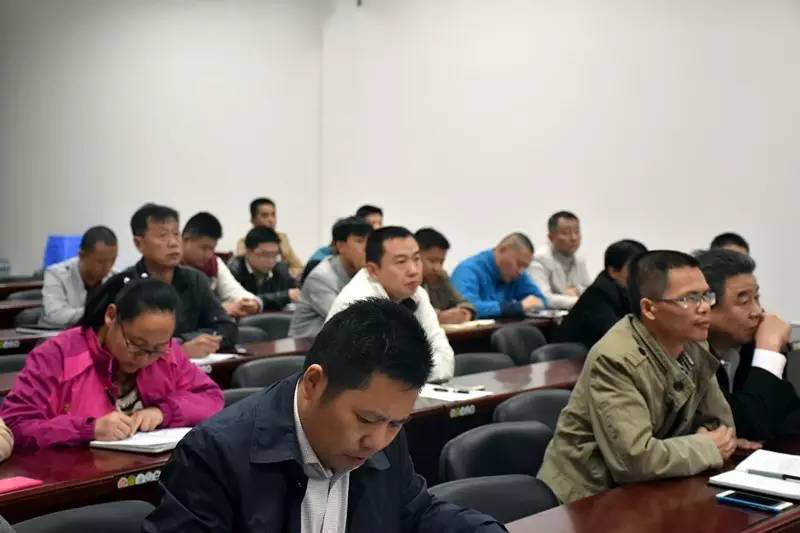 市政公司舉辦“營改增”稅法知識學(xué)習(xí)