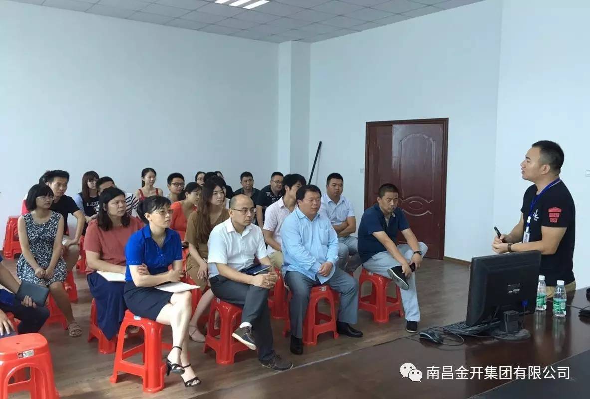 強(qiáng)化消防安全意識(shí) 加強(qiáng)滅火救援能力