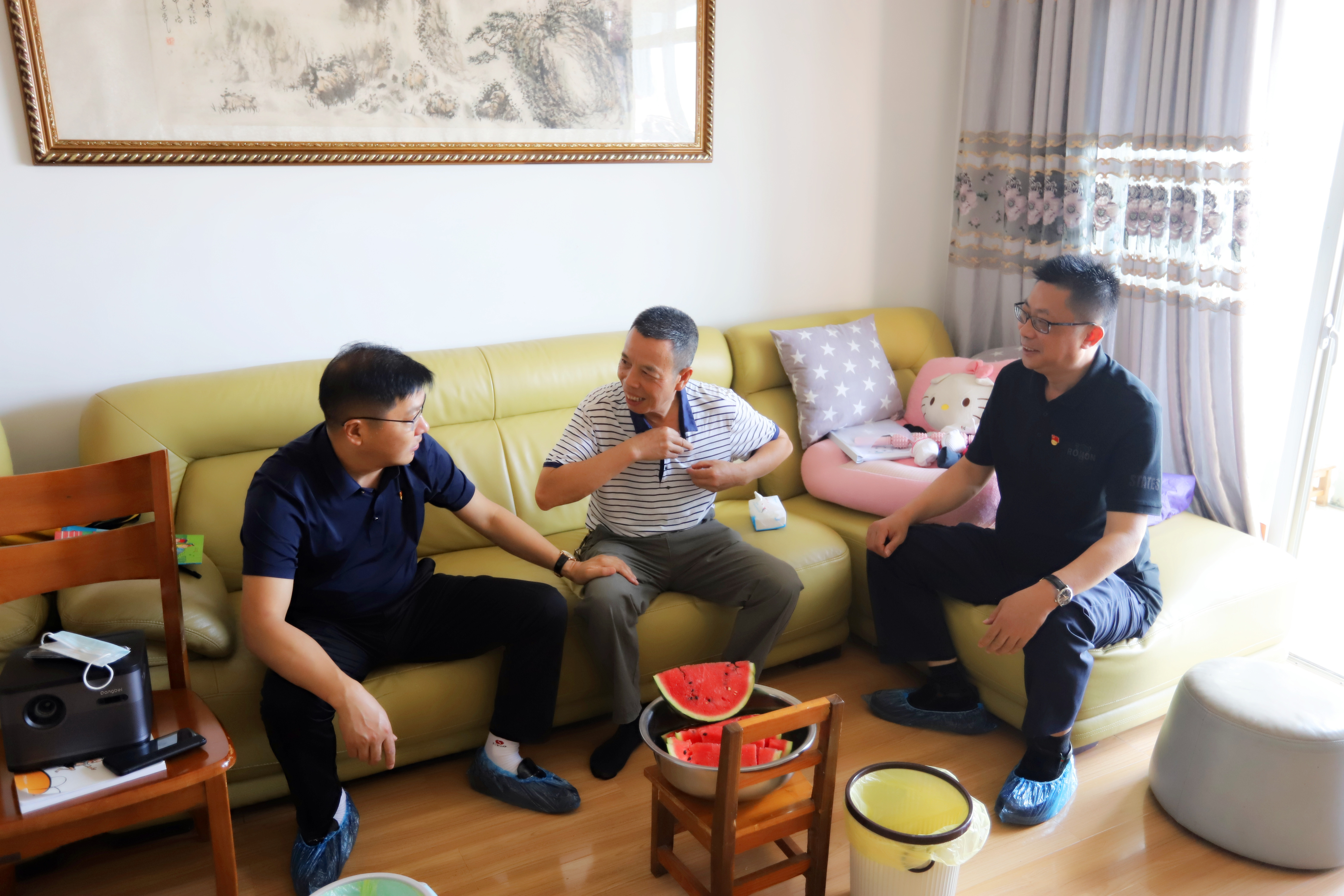 金開集團黨委開展“七一”走訪慰問活動