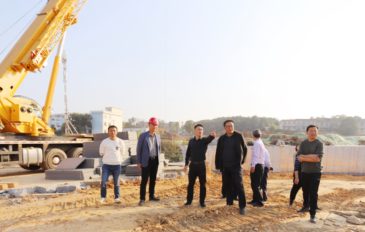 李茶根調(diào)研集團(tuán)路網(wǎng)項(xiàng)目建設(shè)