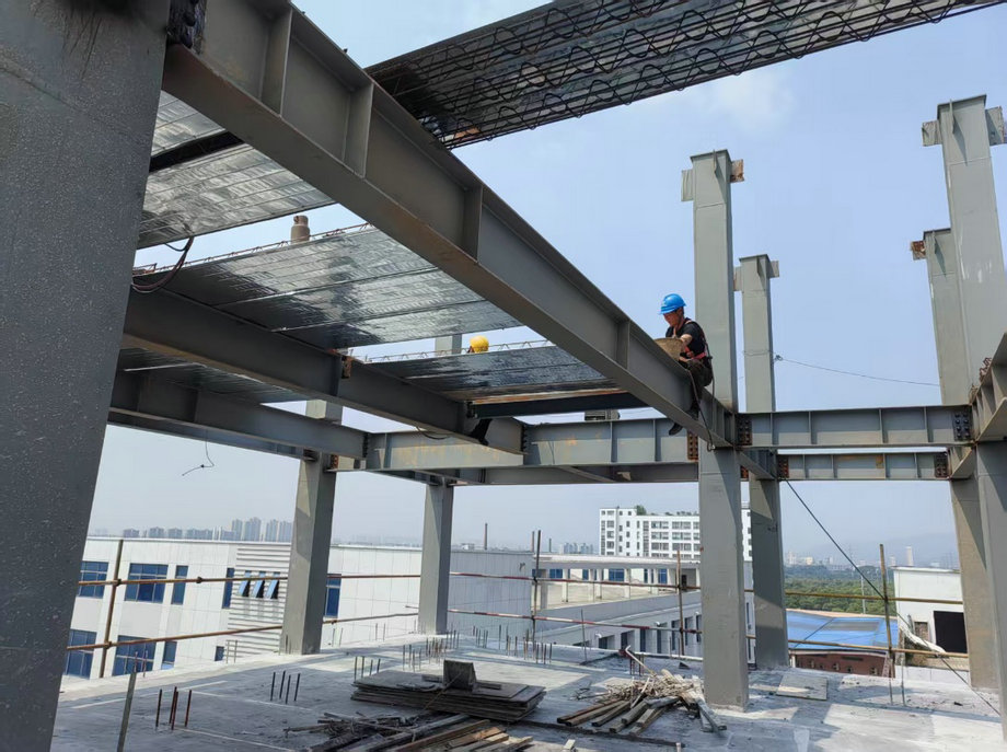 項目攻堅不停歇 奏響五一“奮進(jìn)曲”